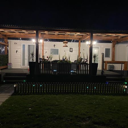 Cheerful And Relaxing Chalet Viena Dirkshorn Exterior photo