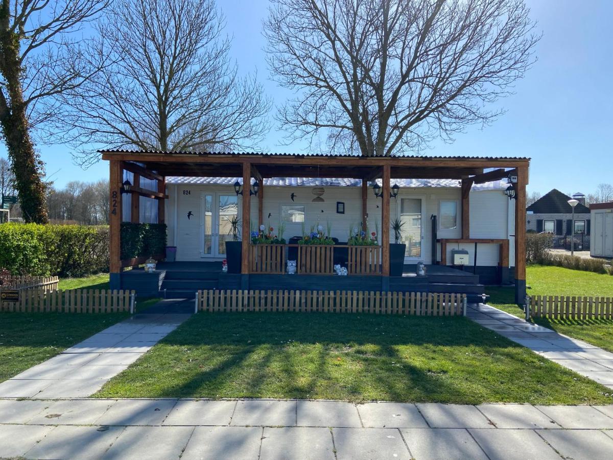Cheerful And Relaxing Chalet Viena Dirkshorn Exterior photo