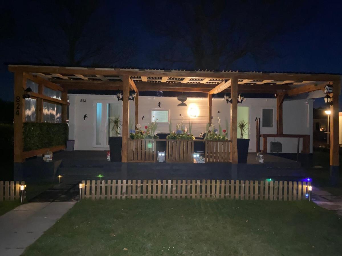 Cheerful And Relaxing Chalet Viena Dirkshorn Exterior photo