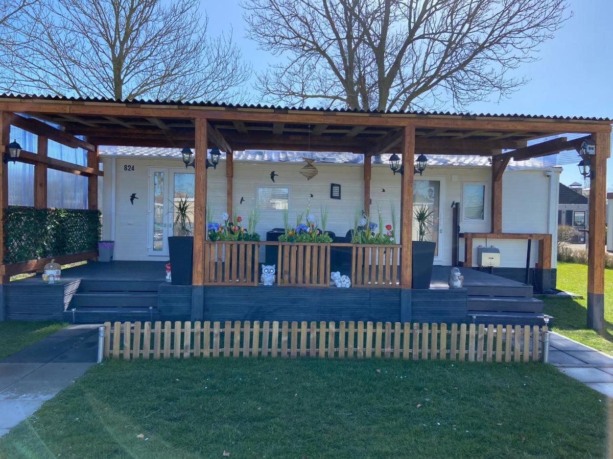 Cheerful And Relaxing Chalet Viena Dirkshorn Exterior photo